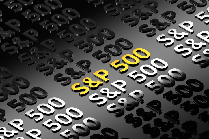 Comparaison entre le S&P 500 et le Dow Jones : Quels résultats sont les plus performants ?