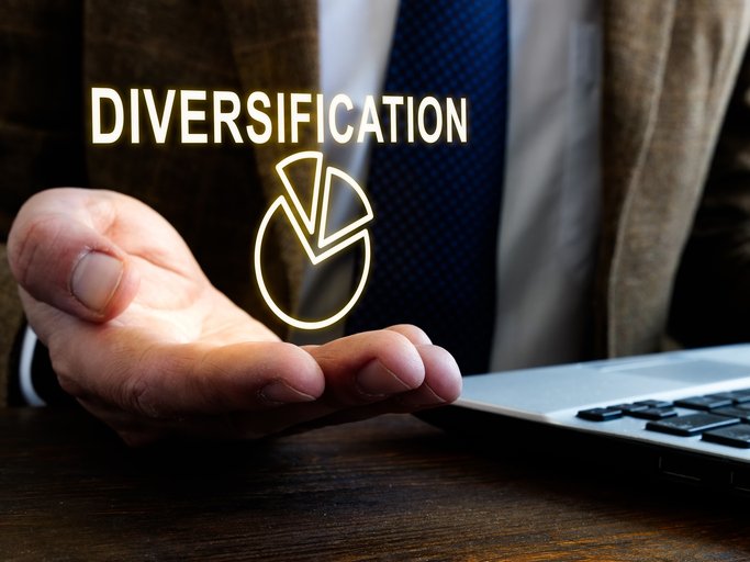 Comment élargir la diversification de votre portefeuille en incluant des actions : recommandations et approches stratégiques
